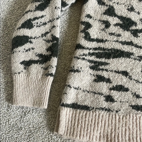 Madewell Cream and Green Crewneck Sweater - Picture 4 of 9